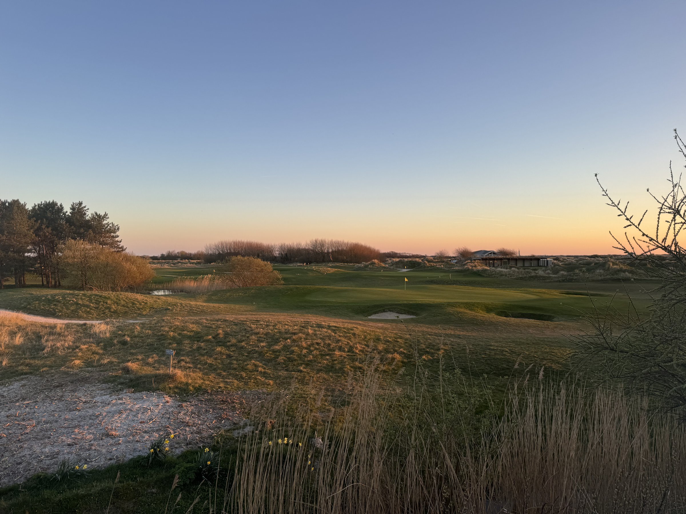 Golfvlag op De Texelse bij zonsondergang